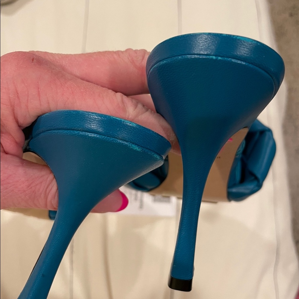 Bottega Veneta Lido Mules - Picture 4 of 8